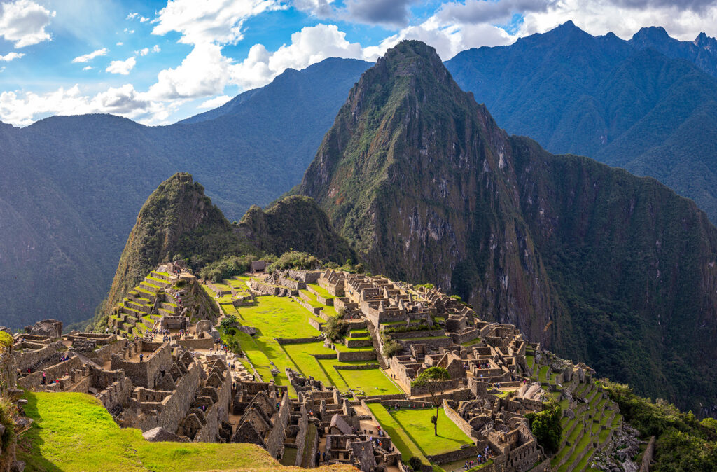 scenic-view-machu-picchu-foggy-weather
